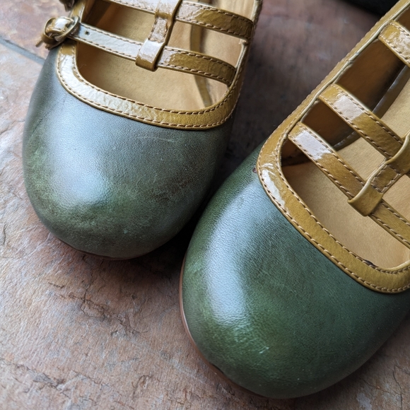 vintage style SEYCHELLES olive green heels 9 - Picture 7 of 12